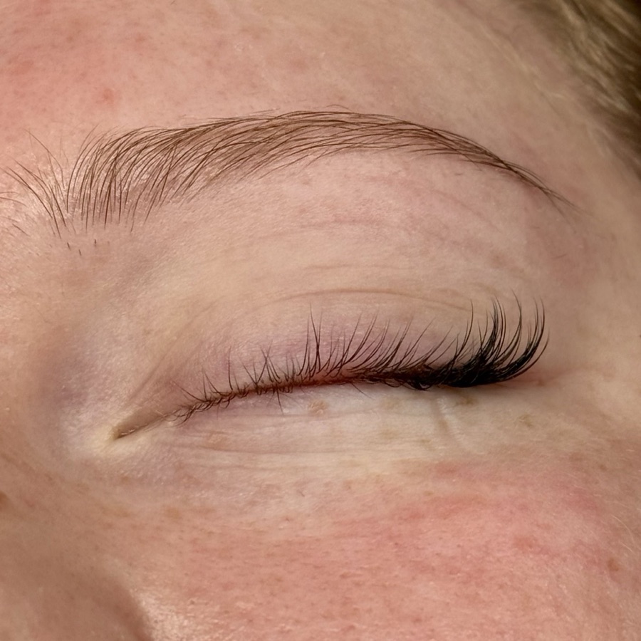 Lifting rzęs z zagęszczeniem kącika - efekt fox eye (zdjęcie 2) - realizacja JK Beauty Studio, Sucha Beskidzka