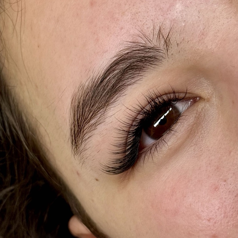 Przedłużanie rzęs metodą 1:1 - realizacja JK Beauty Studio, Sucha Beskidzka