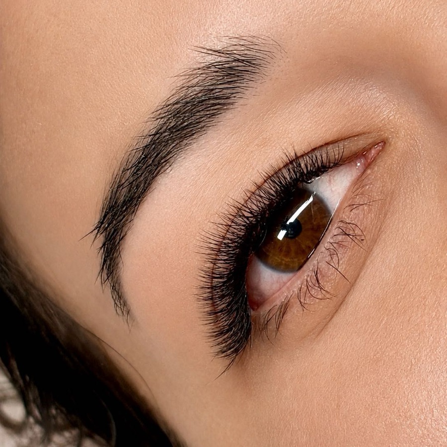 Przedłużanie rzęs metodą 2-3D - realizacja JK Beauty Studio, Sucha Beskidzka