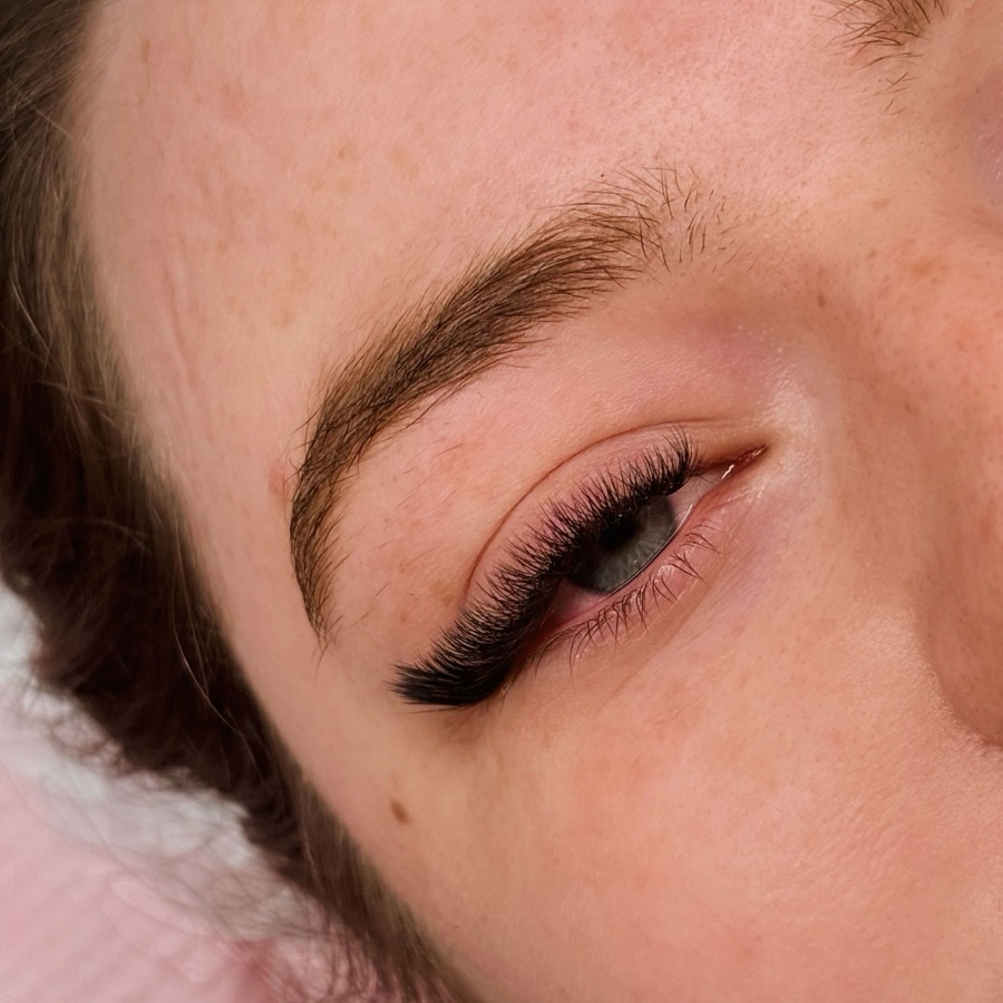Przedłużanie rzęs metodą 4-6D - realizacja JK Beauty Studio, Sucha Beskidzka