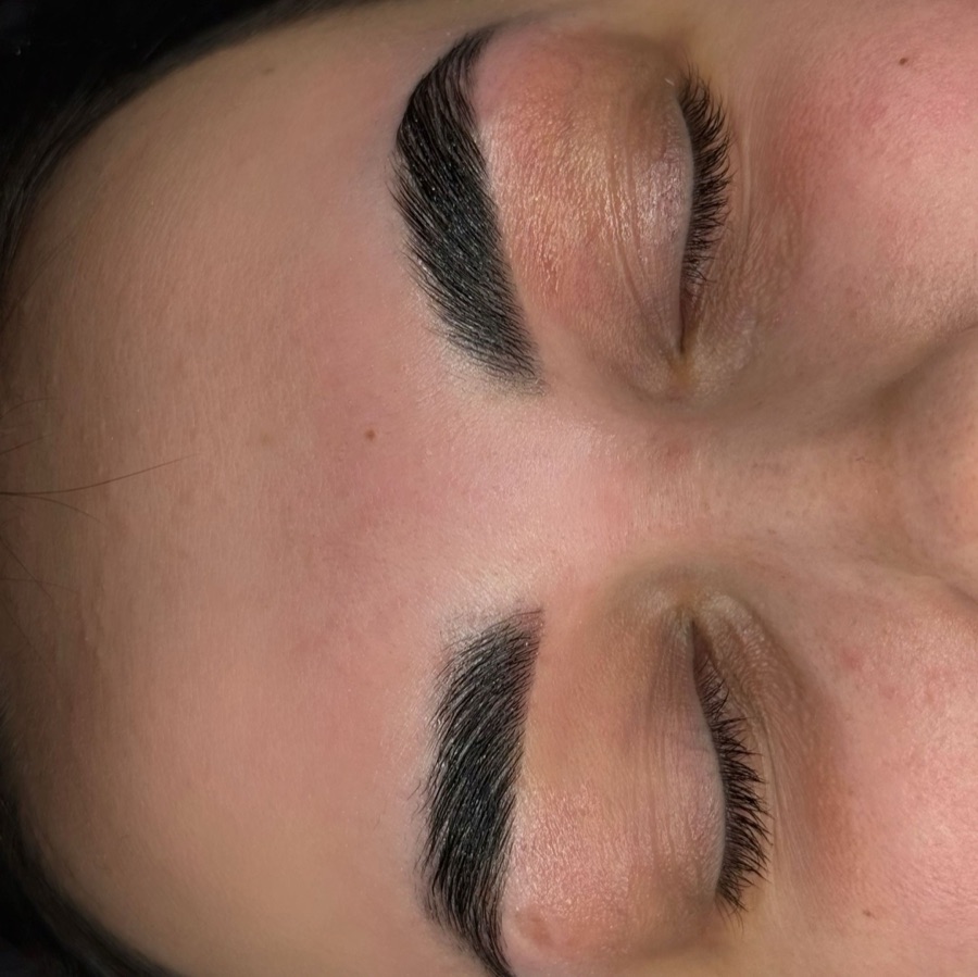 Regulacja brwi z koloryzacją ala henna - realizacja JK Beauty Studio, Sucha Beskidzka