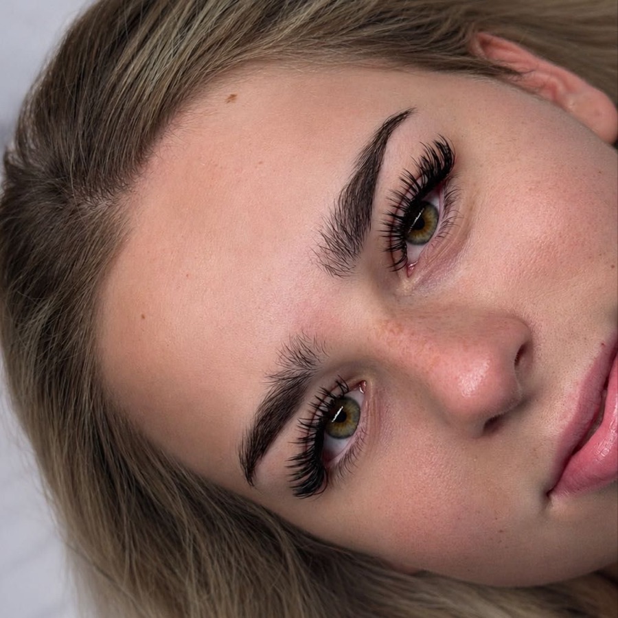 Rzęsy Wet Look (zdjęcie 2) - realizacja JK Beauty Studio, Sucha Beskidzka